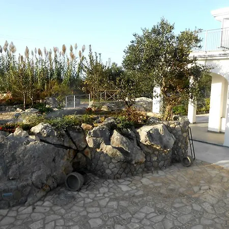 Casacolarusso בית הארחה