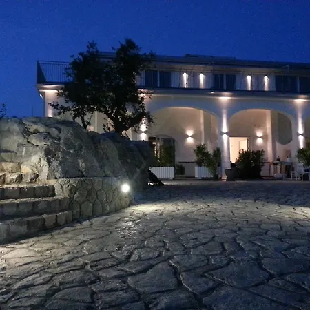 Casacolarusso בית הארחה