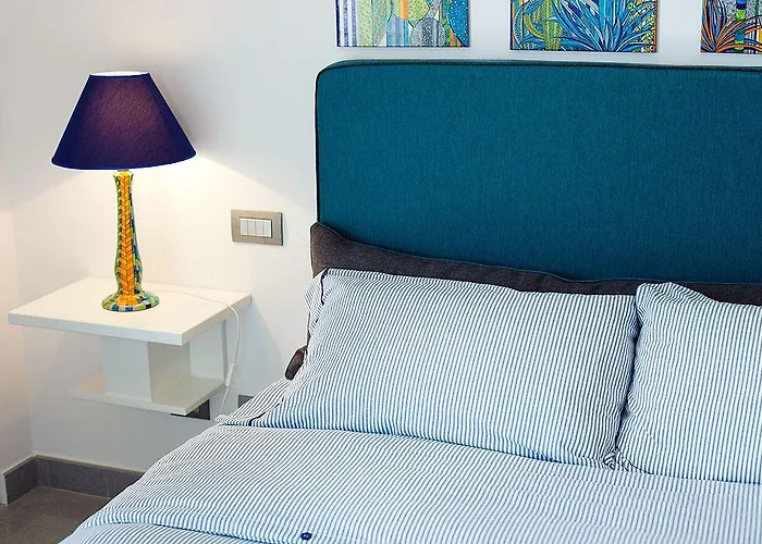 ゲストハウス Casacolarusso マッサ・ルブレンセ