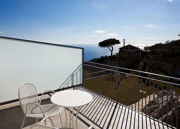 ゲストハウス Casacolarusso マッサ・ルブレンセ