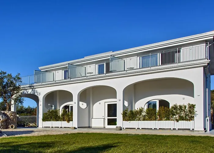 Casacolarusso マッサ・ルブレンセ