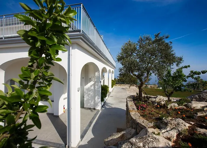 ゲストハウス Casacolarusso マッサ・ルブレンセ