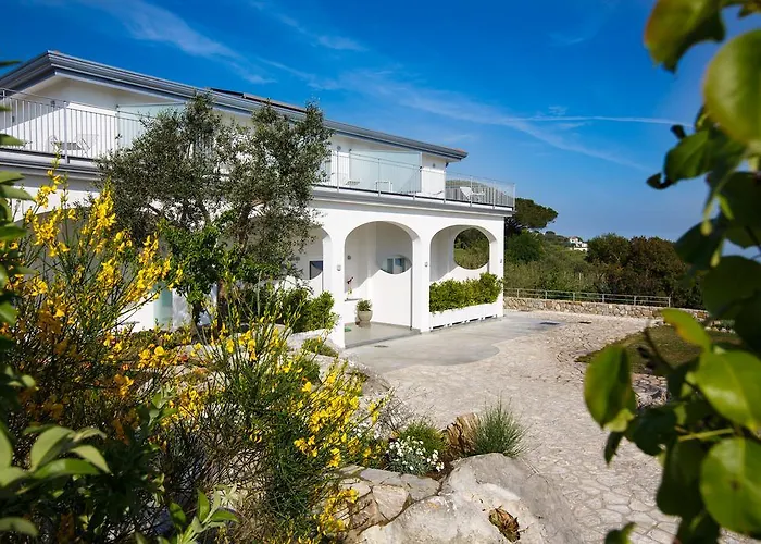 Casacolarusso マッサ・ルブレンセ