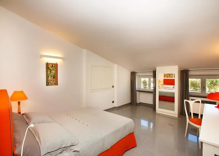 ゲストハウス Casacolarusso マッサ・ルブレンセ