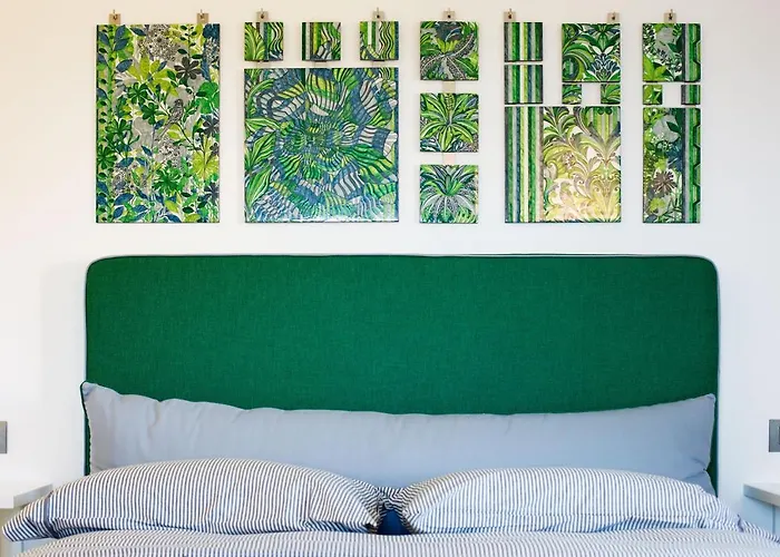 Casacolarusso マッサ・ルブレンセ