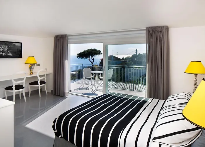 ゲストハウス Casacolarusso マッサ・ルブレンセ